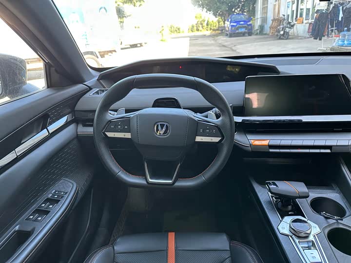 Фото 14 - Changan UNI-V