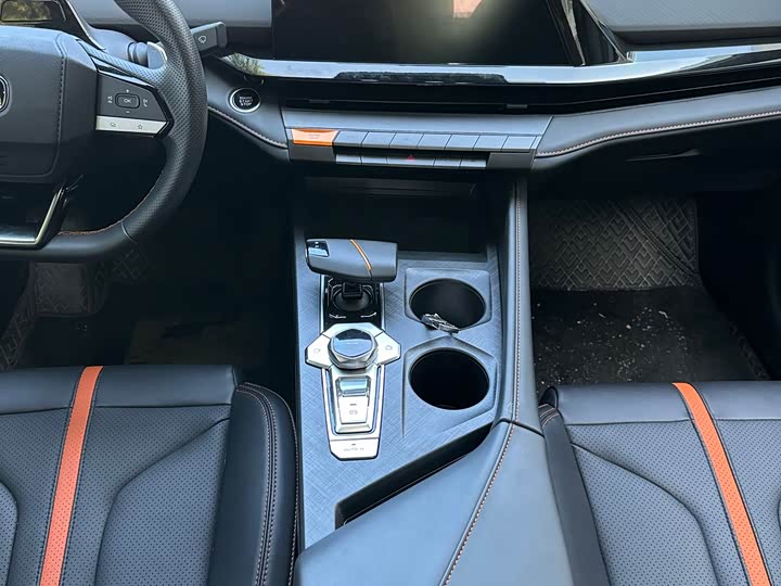 Фото 16 - Changan UNI-V