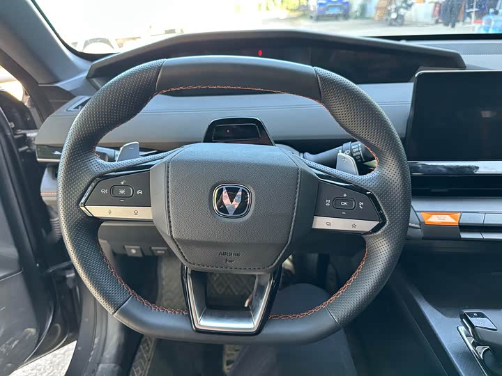 Фото 23 - Changan UNI-V