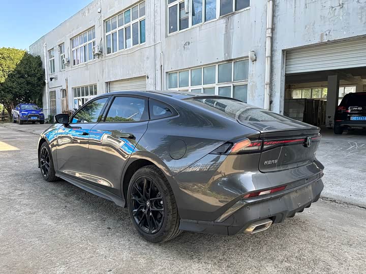 Фото 26 - Changan UNI-V