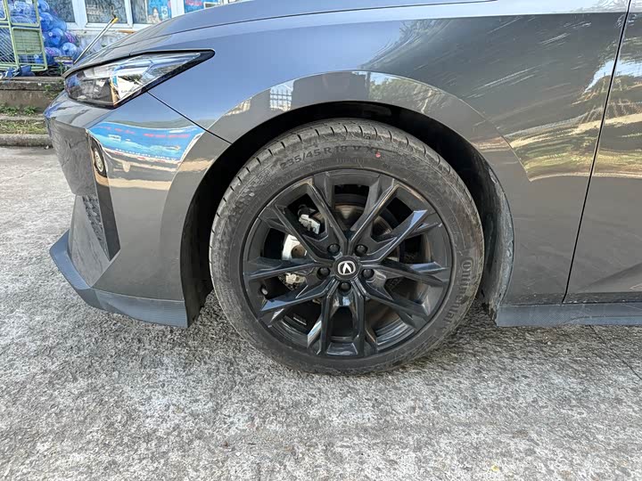 Фото 5 - Changan UNI-V