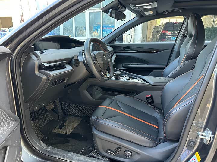 Фото 8 - Changan UNI-V