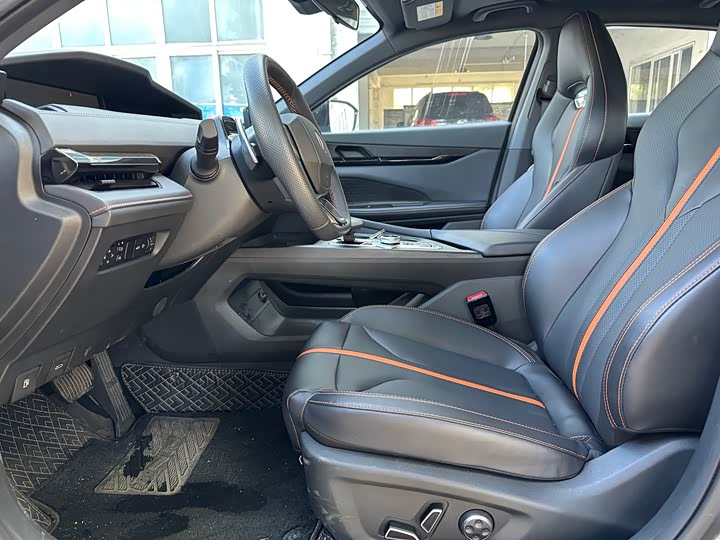 Фото 9 - Changan UNI-V