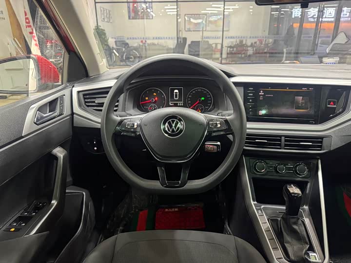 Фото 16 - Volkswagen Polo