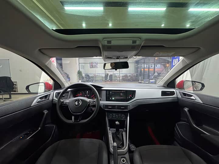 Фото 17 - Volkswagen Polo