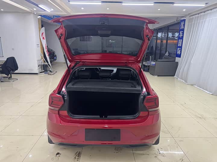 Фото 19 - Volkswagen Polo