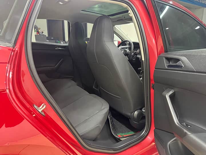 Фото 9 - Volkswagen Polo