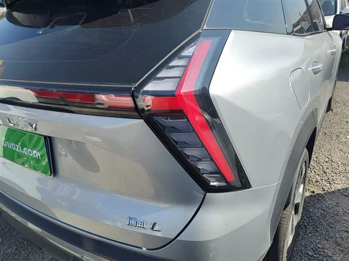 Фото 8 - Geely Atlas L