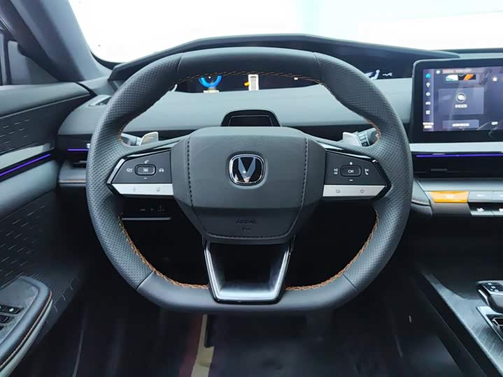 Фото 15 - Changan UNI-V