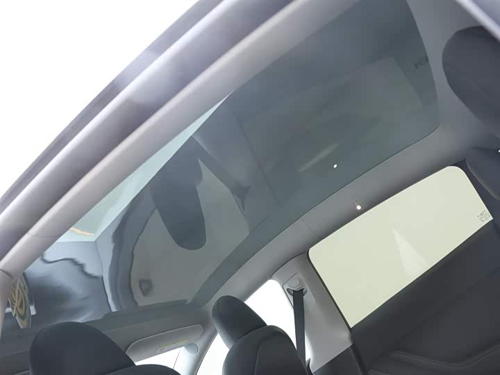 Фото 10 - Tesla Model Y