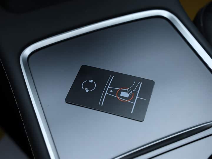 Фото 13 - Tesla Model Y