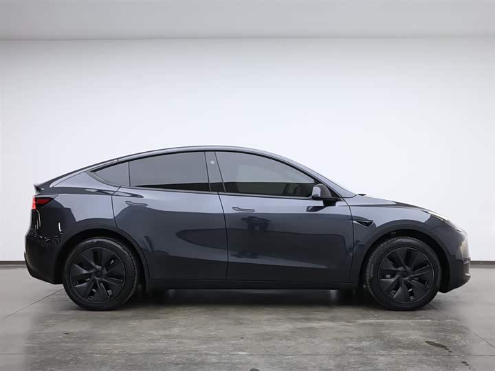 Фото 16 - Tesla Model Y