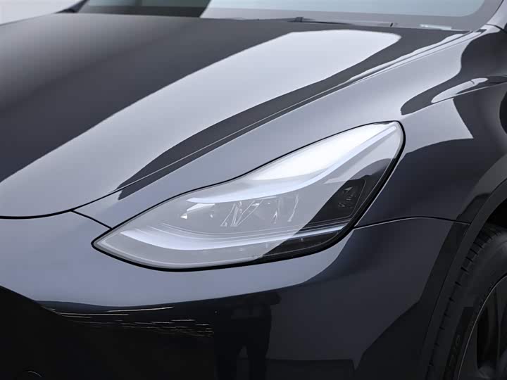 Фото 17 - Tesla Model Y