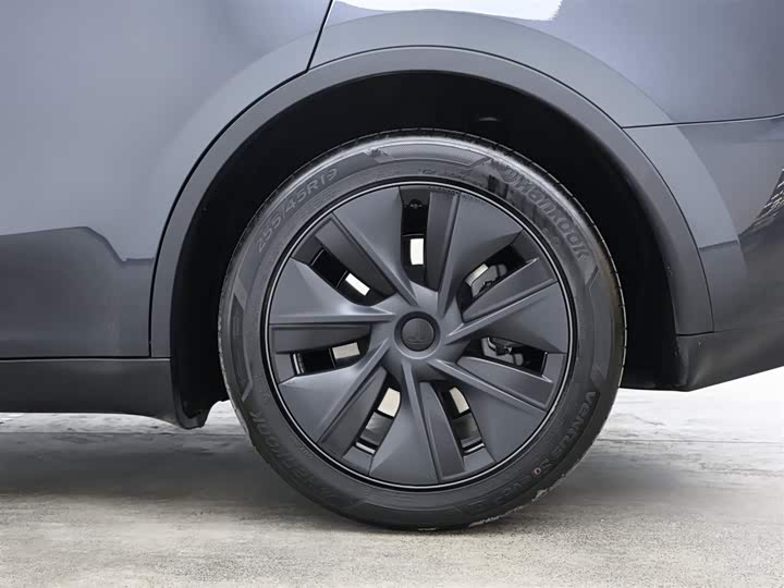 Фото 8 - Tesla Model Y