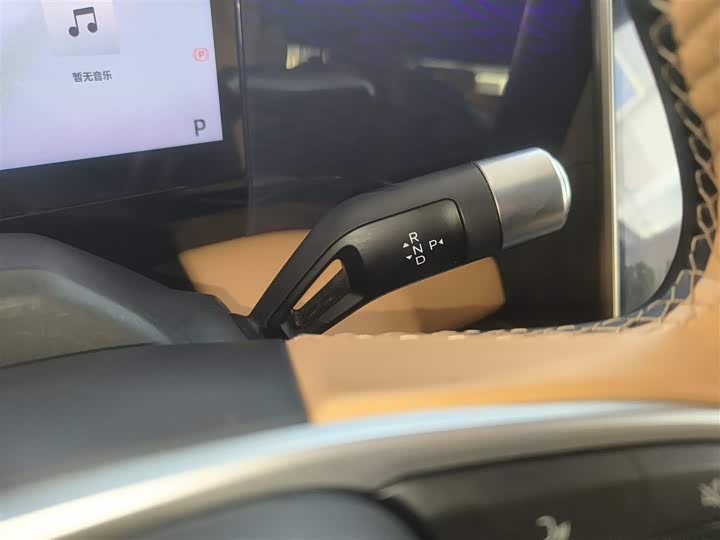 Фото 14 - Geely Galaxy L7