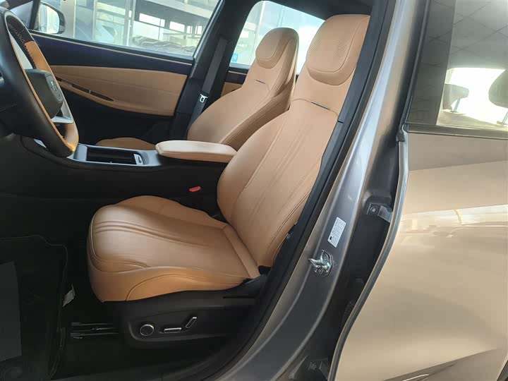 Фото 15 - Geely Galaxy L7