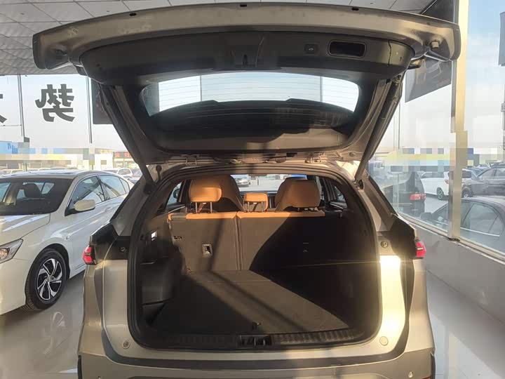 Фото 19 - Geely Galaxy L7