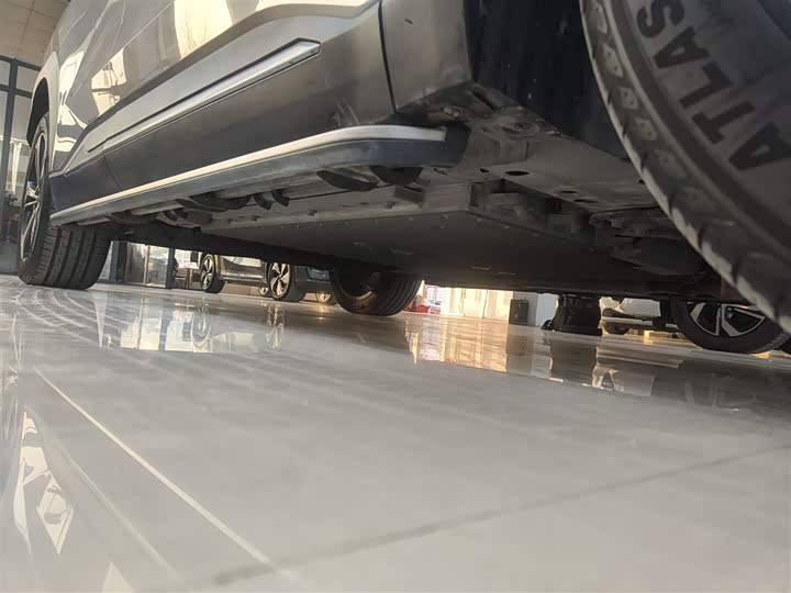 Фото 21 - Geely Galaxy L7