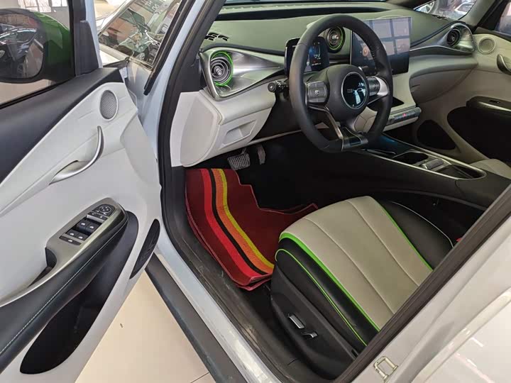 Фото 16 - BYD Dolphin