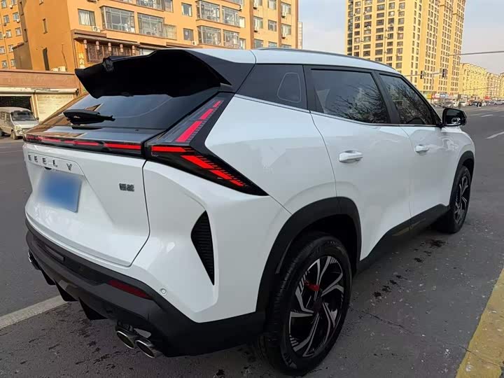 Фото 4 - Geely Atlas