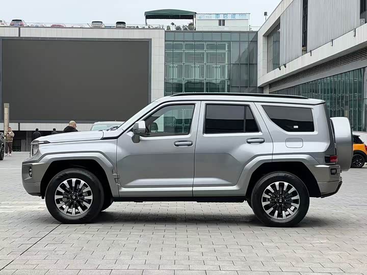 Фото 5 - Tank 700 Hybrid