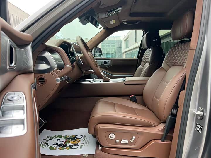 Фото 8 - Tank 700 Hybrid