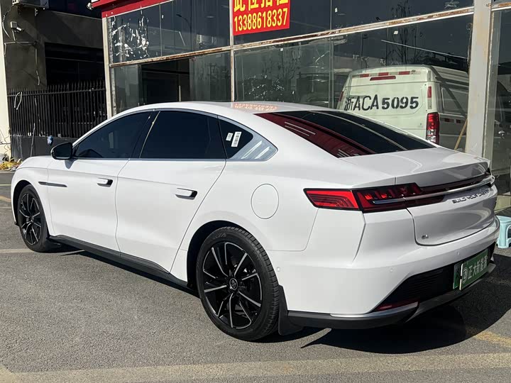 Фото 17 - BYD Han