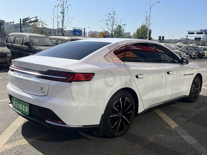 Фото 18 - BYD Han