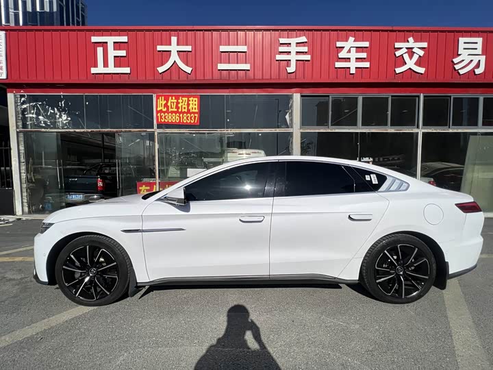 Фото 19 - BYD Han