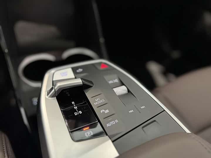 Фото 12 - BMW iX1