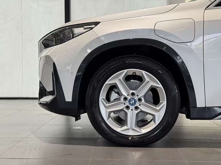 Фото 4 - BMW iX1