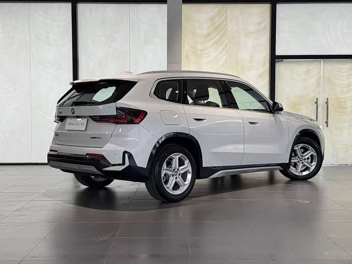 Фото 5 - BMW iX1