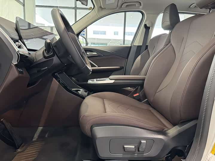 Фото 7 - BMW iX1