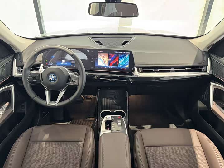 Фото 9 - BMW iX1