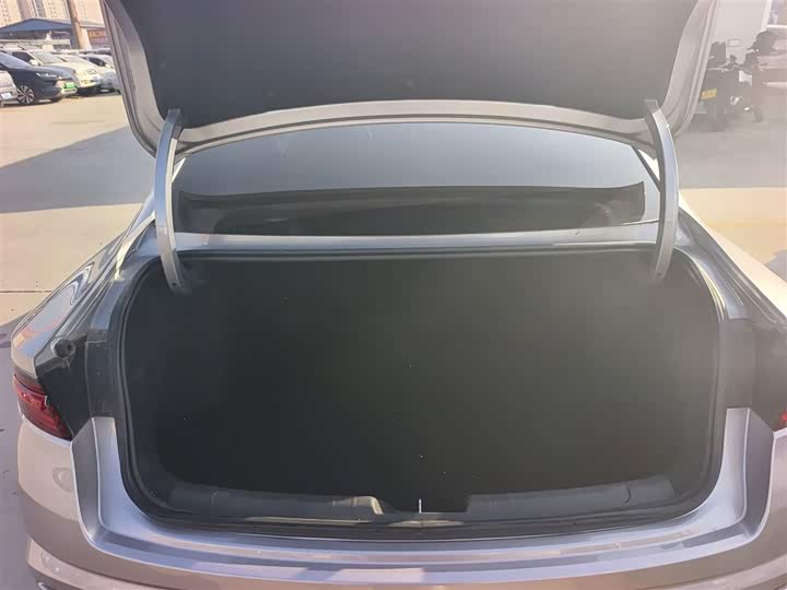 Фото 19 - Geely Preface