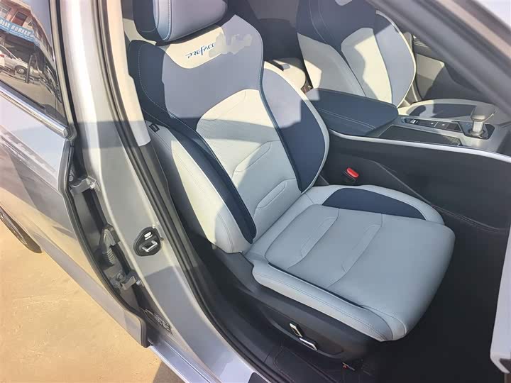 Фото 25 - Geely Preface