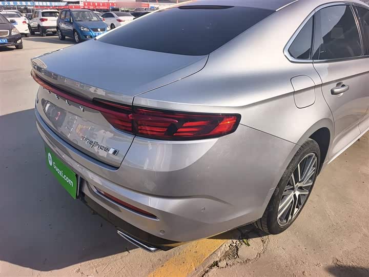 Фото 8 - Geely Preface