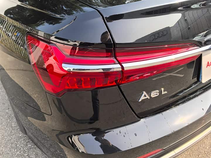 Фото 9 - Audi A6L