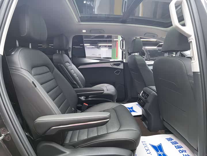 Фото 9 - Volkswagen Talagon