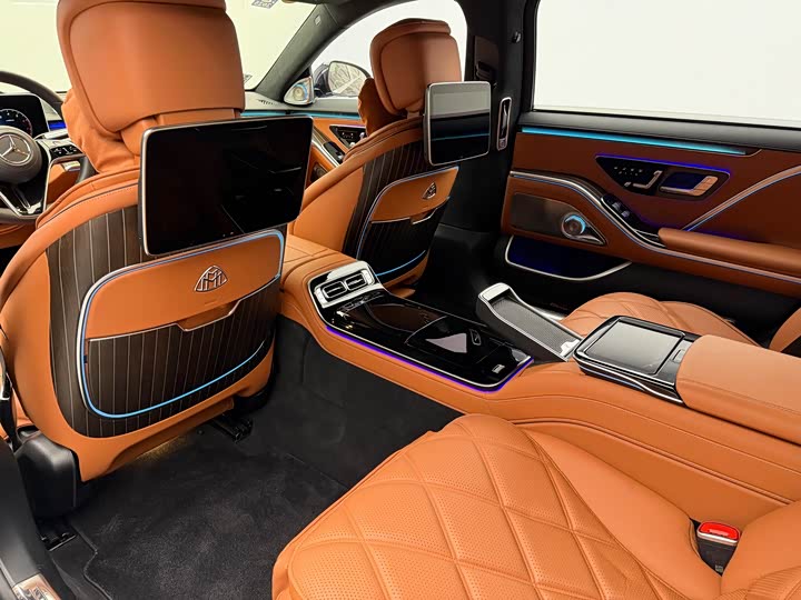 Фото 11 - Mercedes-Benz Maybach S-Class