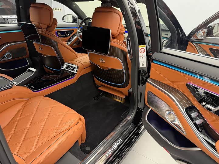 Фото 7 - Mercedes-Benz Maybach S-Class