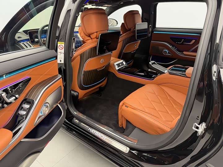 Фото 8 - Mercedes-Benz Maybach S-Class