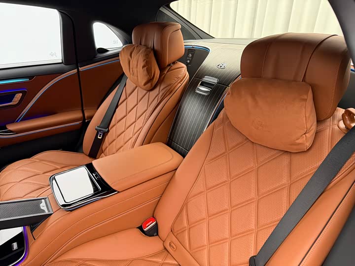 Фото 9 - Mercedes-Benz Maybach S-Class