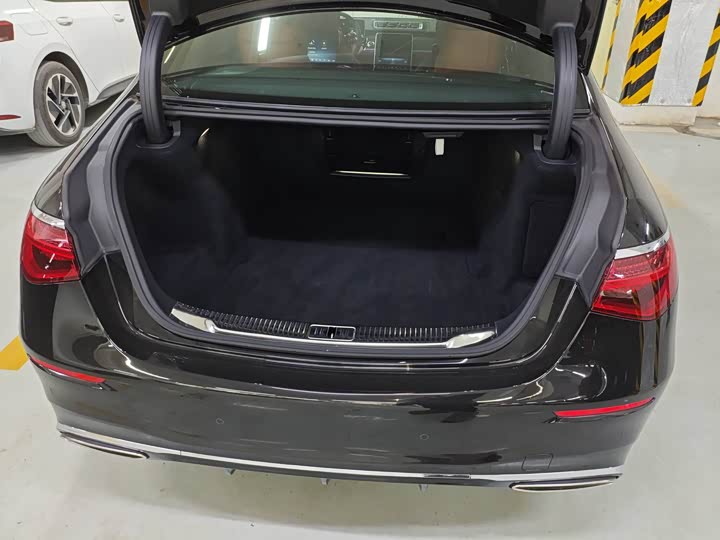 Фото 9 - Mercedes-Benz S-Class