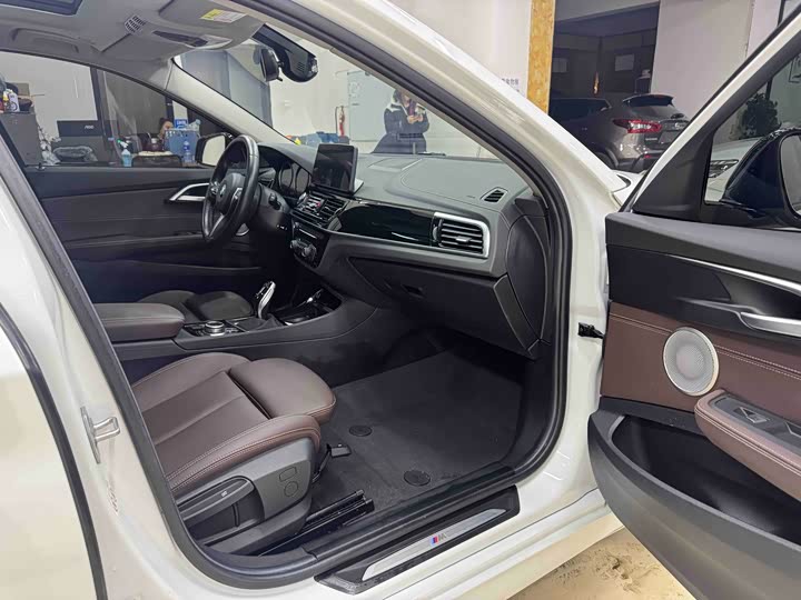 Фото 10 - BMW 1 Series