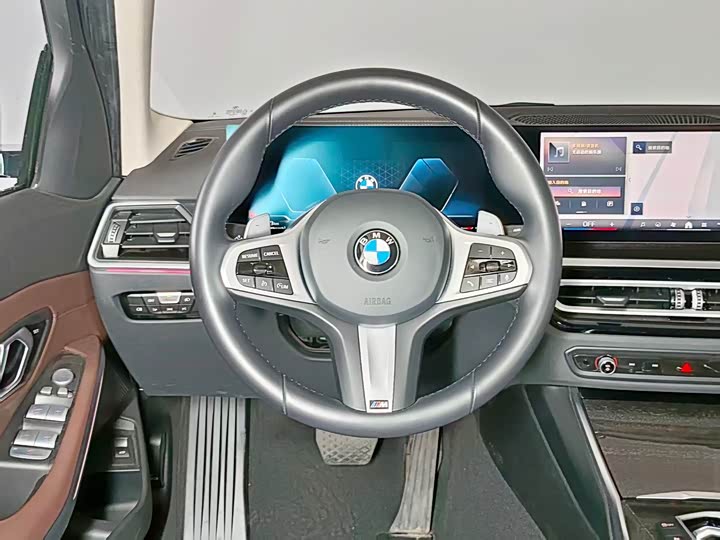 Фото 17 - BMW 3 Series