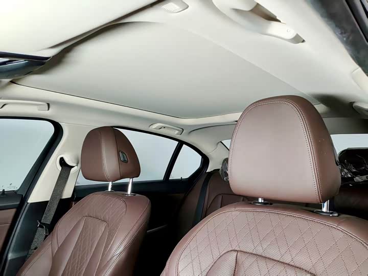 Фото 9 - BMW 3 Series