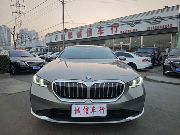 Фото 2 - BMW 5 Series