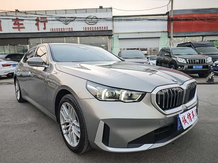 Фото 3 - BMW 5 Series