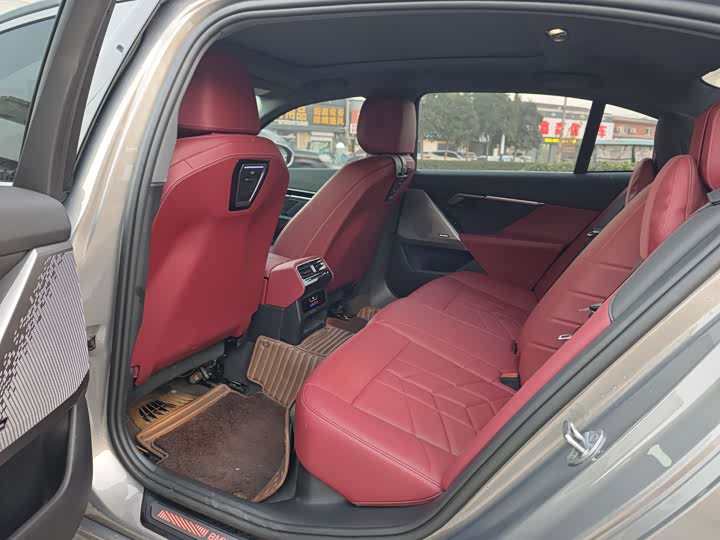 Фото 6 - BMW 5 Series